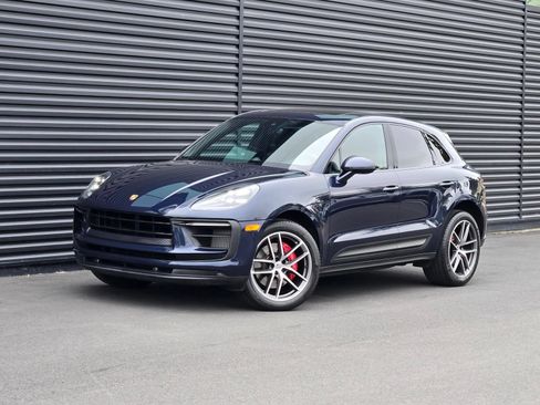 Used 2022 Porsche Macan S w/ Premium Package Plus AWD/4WD image 2