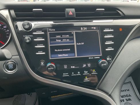 Used 2020 Toyota Camry XSE image 18