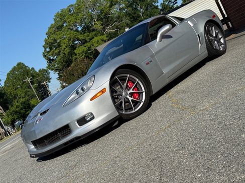 Used 2009 Chevrolet Corvette Z06 RWD image 4
