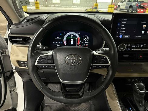 Used 2023 Toyota Highlander Limited AWD/4WD image 18