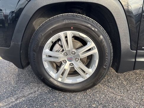 Used 2024 GMC Terrain SLE image 22