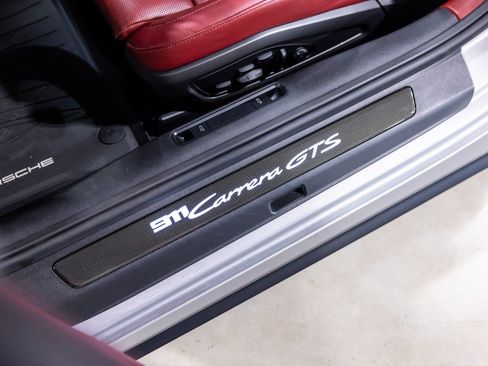 Used 2022 Porsche 911 Cabriolet image 44