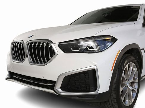 Used 2023 BMW X6 xDrive40i w/ Premium Package image 3