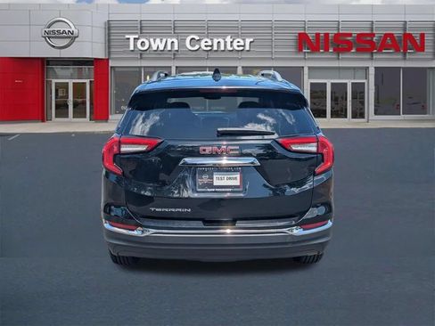 Used 2024 GMC Terrain SLT FWD image 6