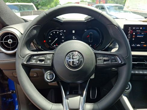 New 2026 Alfa Romeo Tonale w/ Black Premium Package AWD/4WD image 16