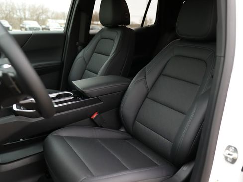 New 2026 Chevrolet Equinox LT w/ Convenience Package II image 24