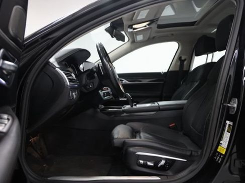 Used 2017 BMW 740i xDrive AWD/4WD image 16