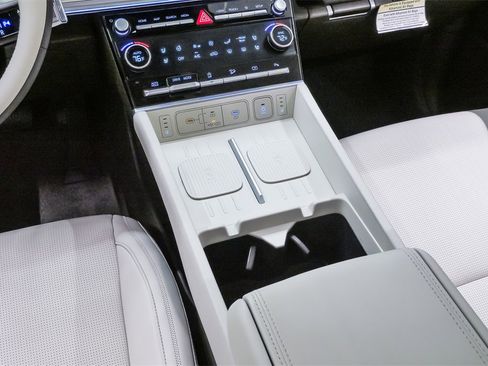 Used 2025 Hyundai Santa Fe Calligraphy image 22