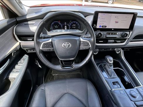 Used 2025 Toyota Grand Highlander AWD Hybrid image 6