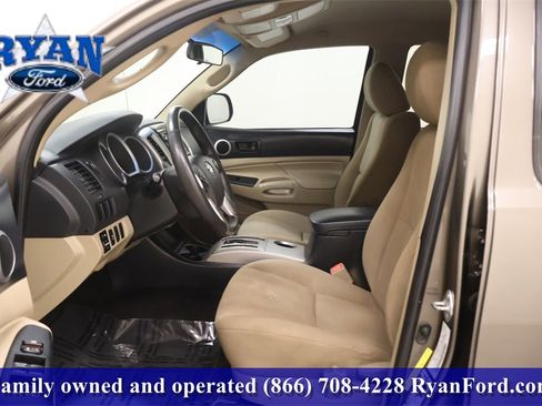 Used 2014 Toyota Tacoma PreRunner image 10