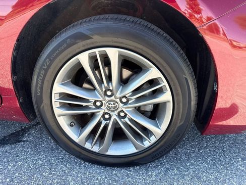 Used 2015 Toyota Camry SE w/ Moonroof Package FWD image 30