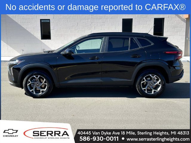 Used 2025 Chevrolet Trax LT w/ LT Convenience Package FWD image 2