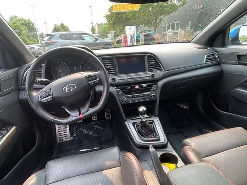 Used 2017 Hyundai Elantra Sport w/ Sport Premium Package 06 FWD image 9