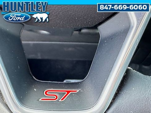 Used 2022 Ford Edge ST image 24