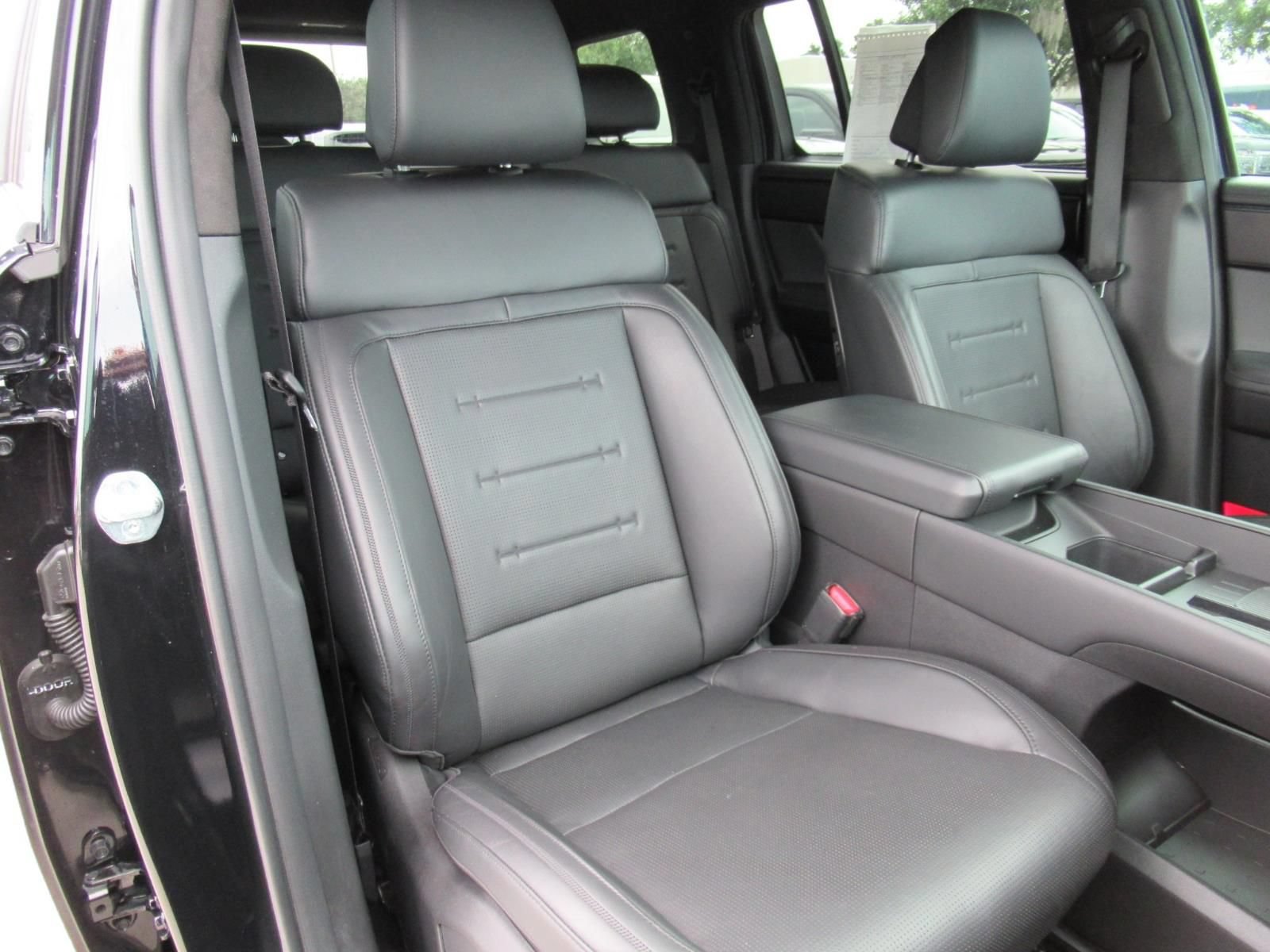 Used 2024 Hyundai Santa Fe Calligraphy FWD image 9