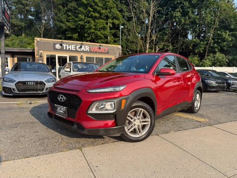 Used 2019 Hyundai Kona SE AWD/4WD image 2