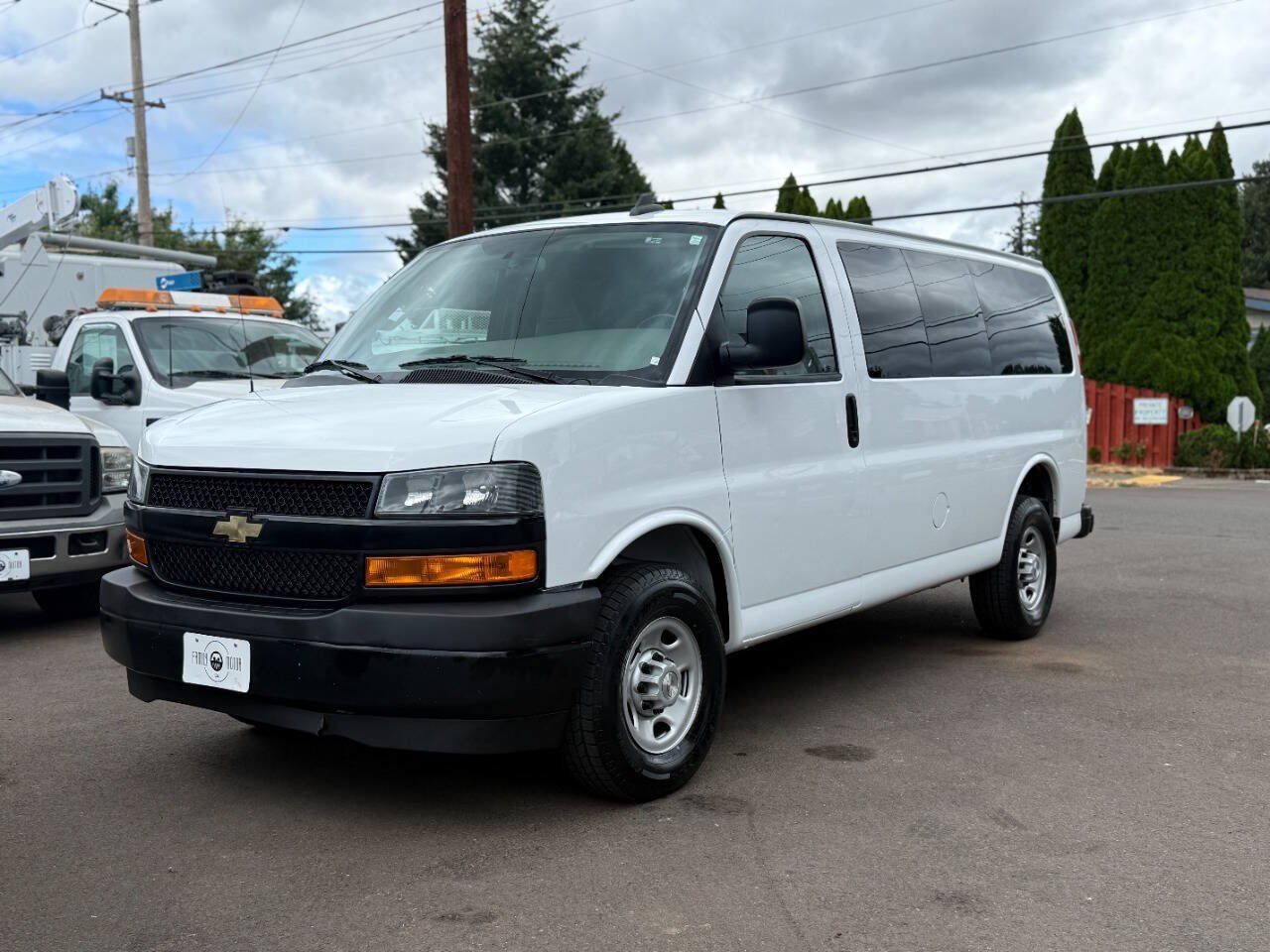 Used 2023 Chevrolet Express 3500 LS RWD image 1