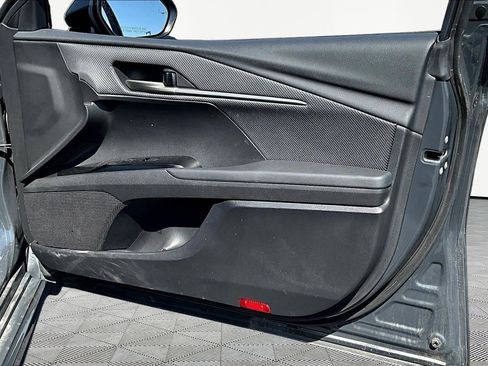 Used 2025 Toyota Camry SE w/ Convenience Package image 27