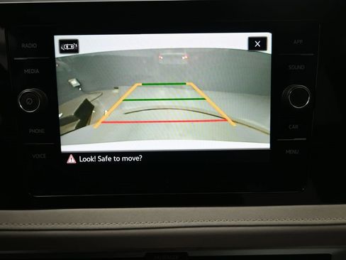 Used 2025 Volkswagen Taos SE image 12