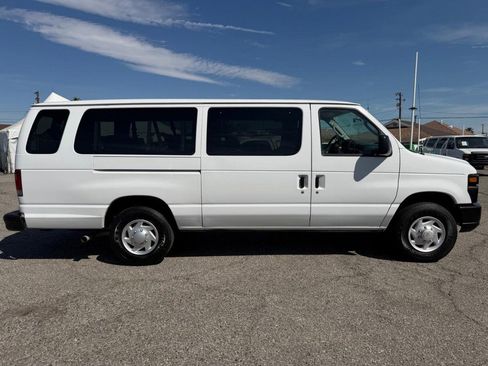 Used 2008 Ford E-350 and Econoline 350 Extended Wagon Super Duty image 4