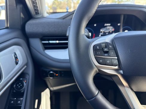 New 2026 Ford Explorer Active RWD image 16