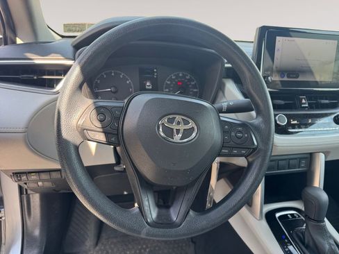 Used 2023 Toyota Corolla Cross L image 12
