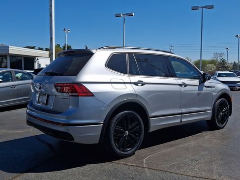 Certified 2022 Volkswagen Tiguan SE R-Line AWD/4WD image 6