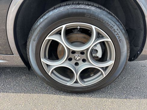 Used 2022 Alfa Romeo Stelvio Ti image 6