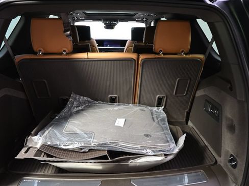 New 2026 Cadillac Escalade Luxury w/ Touring Package AWD/4WD image 19
