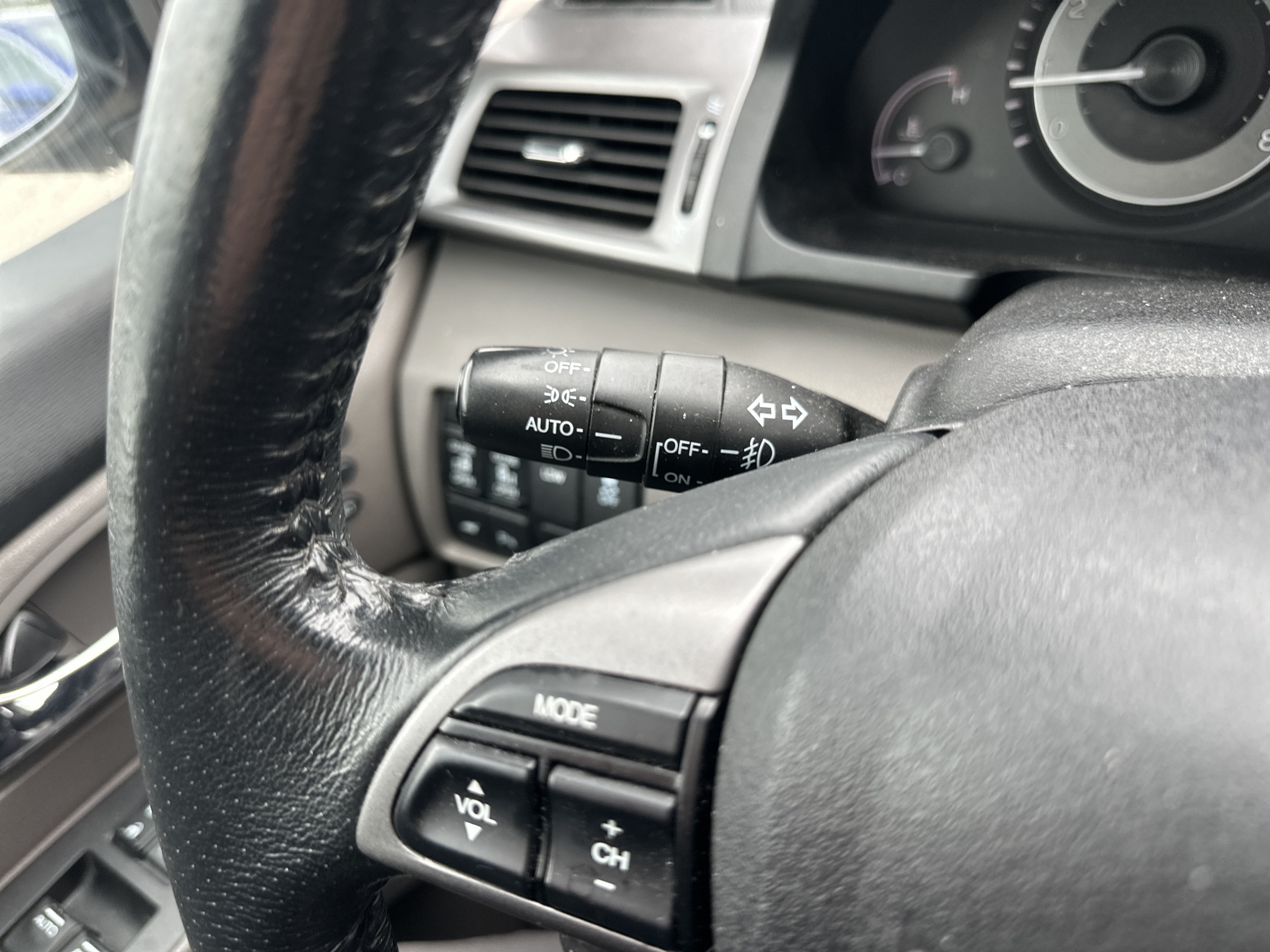 Used 2014 Honda Odyssey Touring image 25