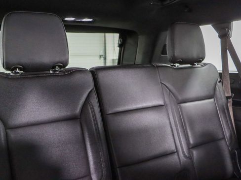 Used 2023 Chevrolet Suburban LT image 32