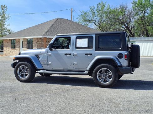 Used 2020 Jeep Wrangler Unlimited Sahara AWD/4WD image 17