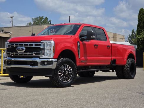 Used 2025 Ford F350 XLT AWD/4WD image 2