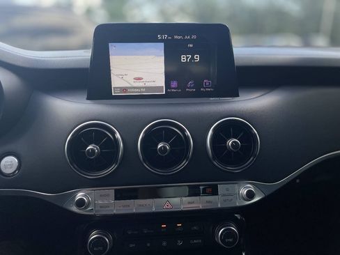 Used 2018 Kia Stinger Premium RWD image 19