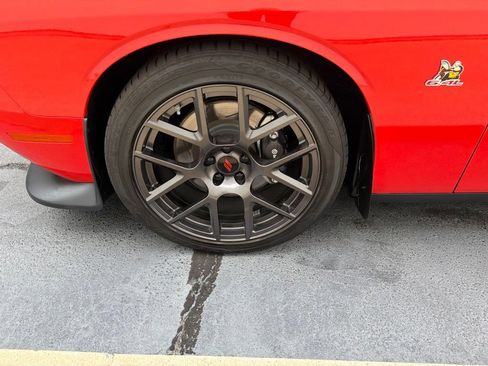 Used 2017 Dodge Challenger R/T Scat Pack RWD image 30