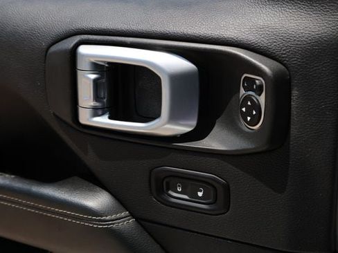 Used 2020 Jeep Gladiator Rubicon AWD/4WD image 23