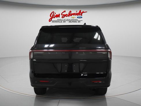 Used 2025 Lincoln Navigator Reserve AWD/4WD image 5