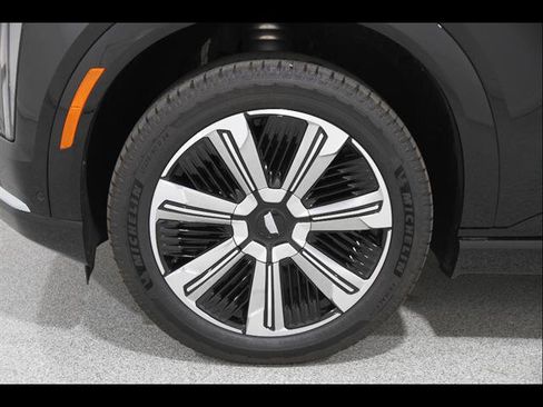 New 2026 Cadillac Escalade IQ Luxury 2 w/ LPO, Floor Liner Package AWD/4WD image 26