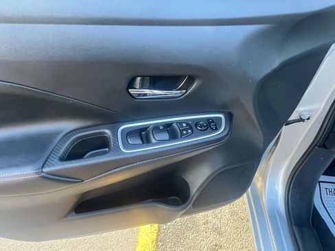 Used 2020 Nissan Versa SR image 22