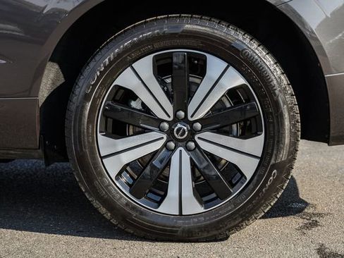 Certified 2023 Volvo XC60 T8 Plus image 18