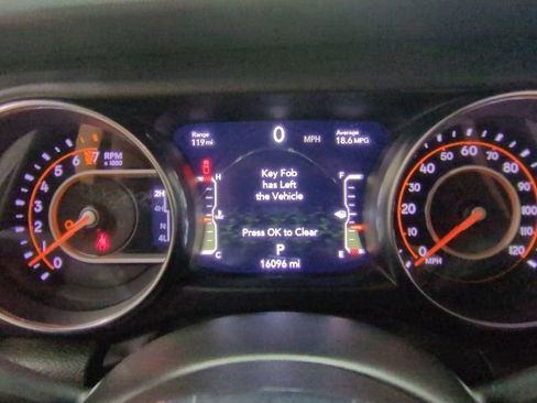 Used 2022 Jeep Gladiator Overland w/ Popular Equipment Package AWD/4WD image 8