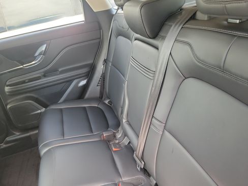 Used 2024 Lincoln Corsair FWD image 8