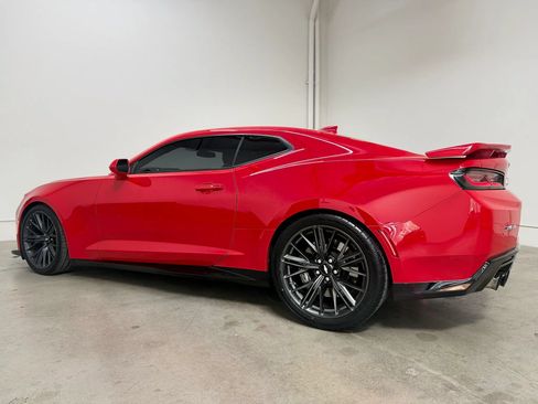Used 2018 Chevrolet Camaro ZL1 RWD image 8