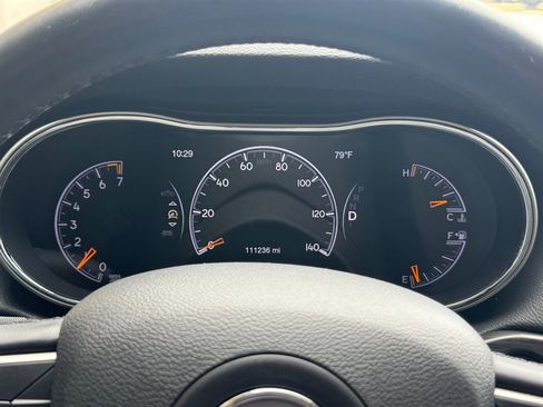Used 2019 Jeep Grand Cherokee Limited AWD/4WD image 7
