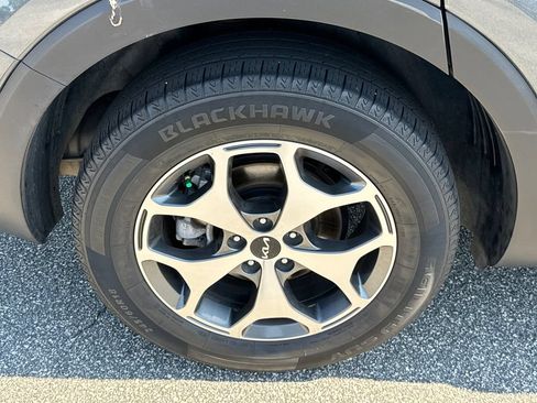 Used 2022 Kia Telluride EX FWD image 17