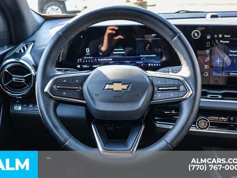 Used 2025 Chevrolet Equinox LT AWD/4WD image 32