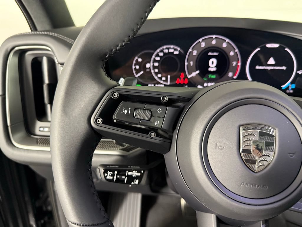 Certified 2026 Porsche Cayenne Turbo AWD/4WD image 36