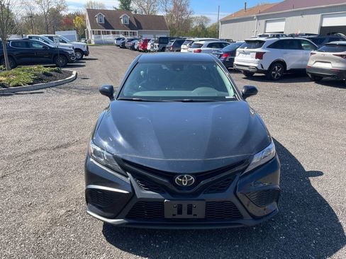 Used 2024 Toyota Camry SE FWD image 3