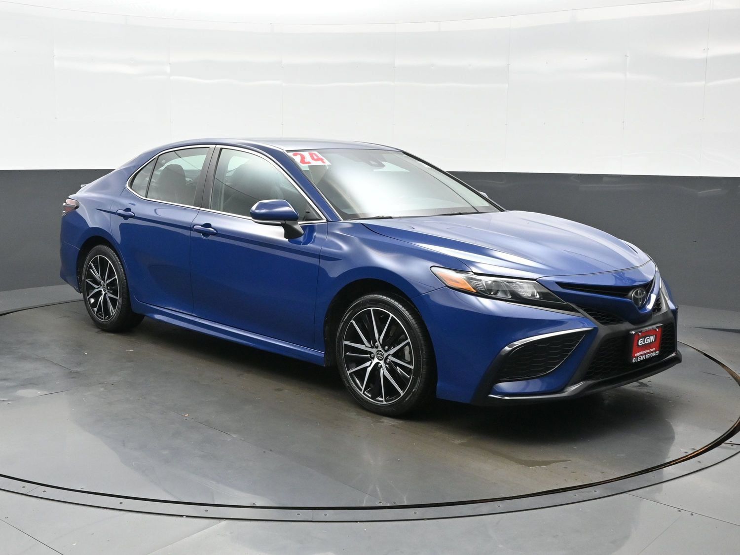 Used 2024 Toyota Camry SE FWD image 8