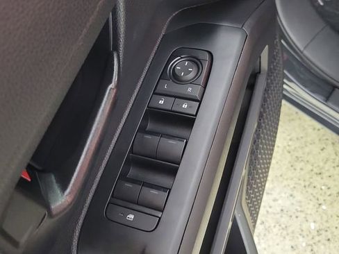 Used 2024 Toyota Tacoma SR5 AWD/4WD image 22